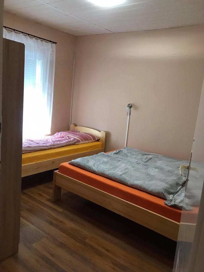 Tahiti Apartman Hajduszoboszlo Exterior foto