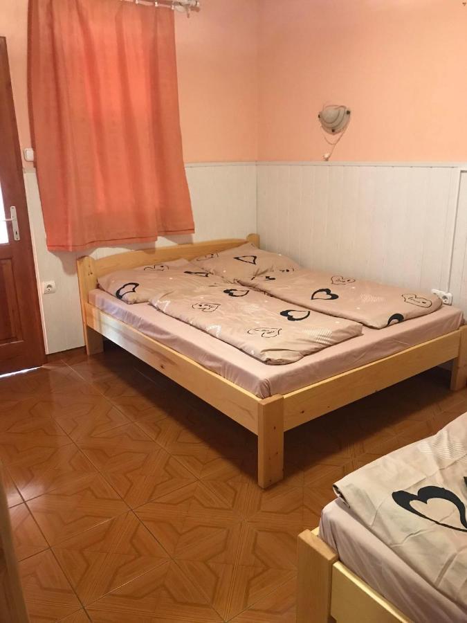 Tahiti Apartman Hajduszoboszlo Exterior foto