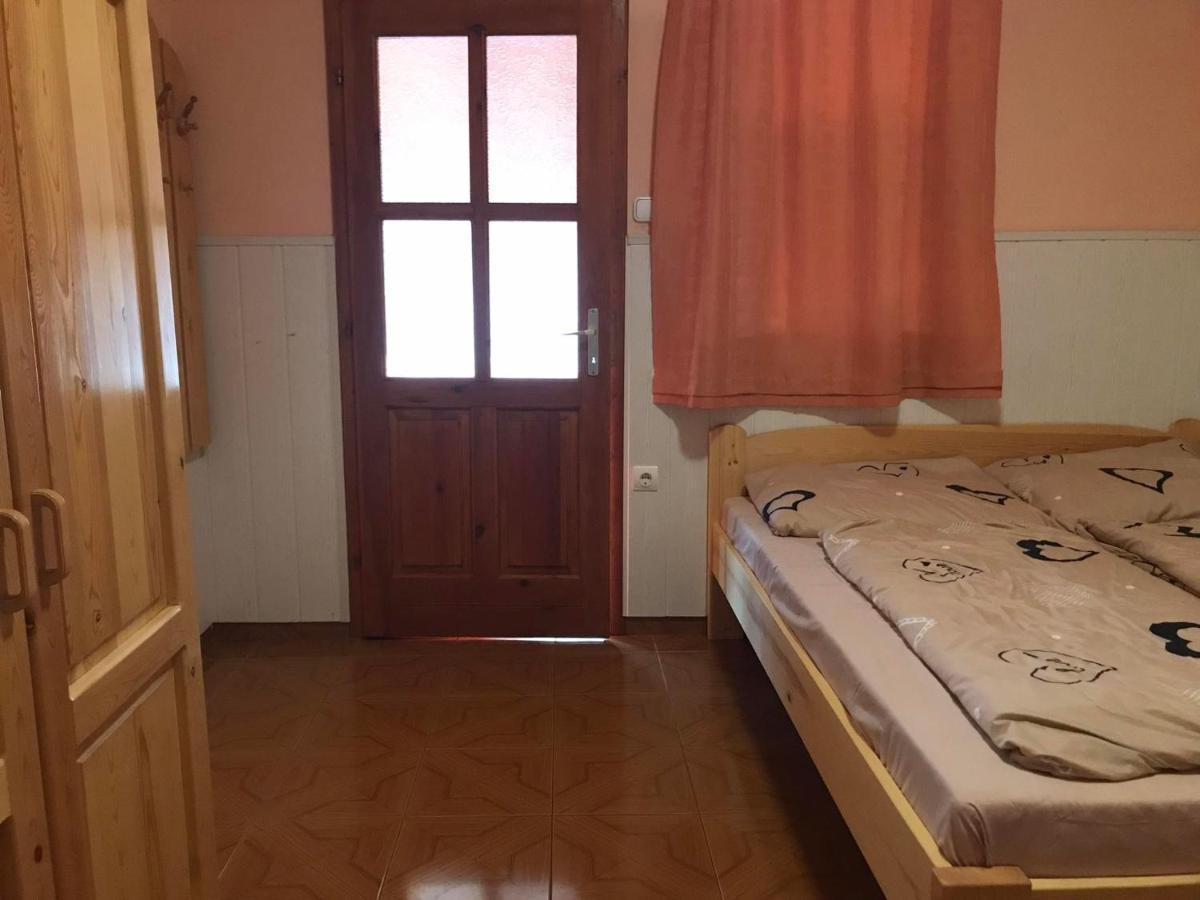 Tahiti Apartman Hajduszoboszlo Exterior foto