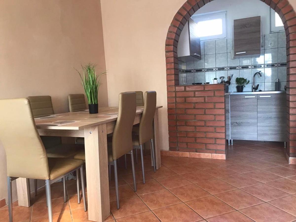Tahiti Apartman Hajduszoboszlo Exterior foto